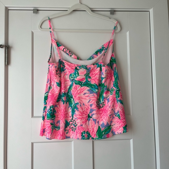 LILLY PULUTZER! NWOT! Top! - Picture 2 of 3